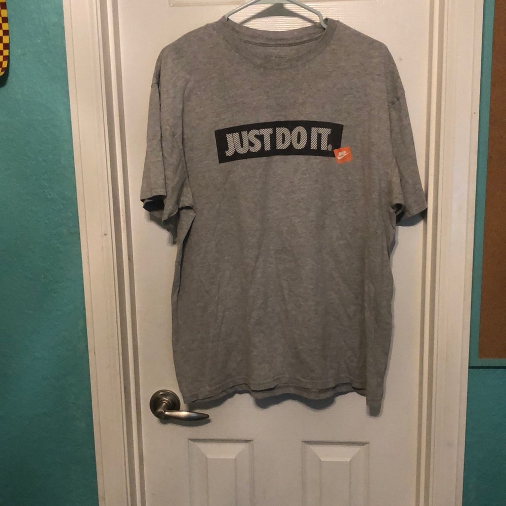 Nike men shirt
